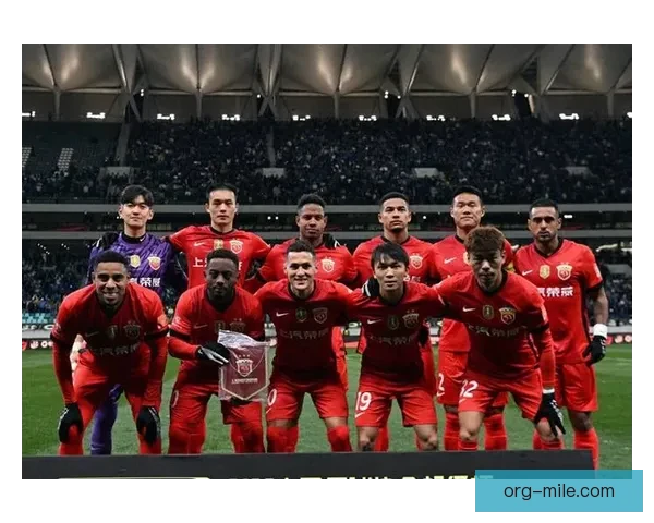 中超落幕上海海港强势卫冕再登顶新周期挑战与荣耀并启航书写王者新篇